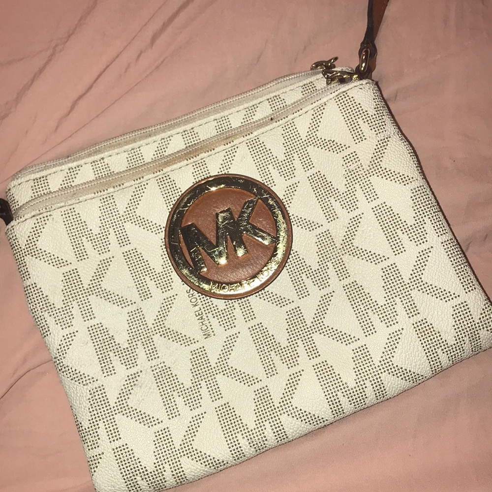 Michael kors crossbody